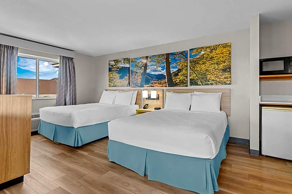 Days Inn & Suites by Wyndham Castle Rock