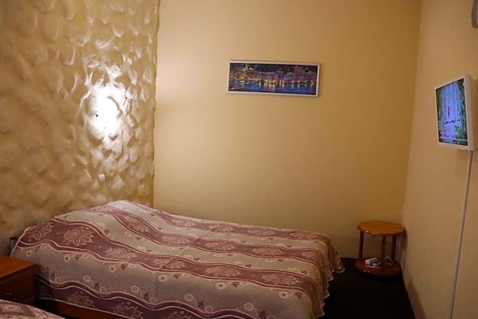 Photo 1 of 6 of Triple Room