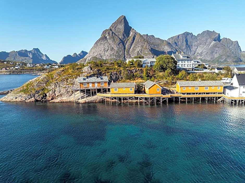 Sakrisøy Rorbuer