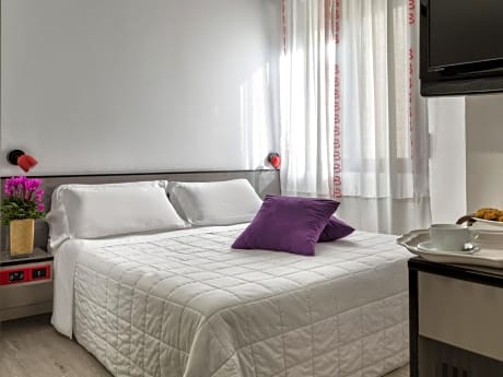 Economy Double Room (1 Adult)