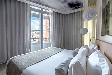 Le Grand Balcon Hotel