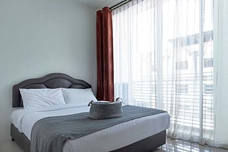 Mee Hug Guesthouse (Opposite Phayao Provincial Transports Station)