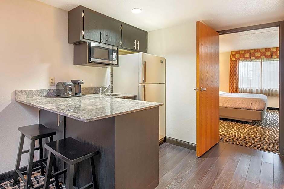 Quality Inn And Suites Rochester