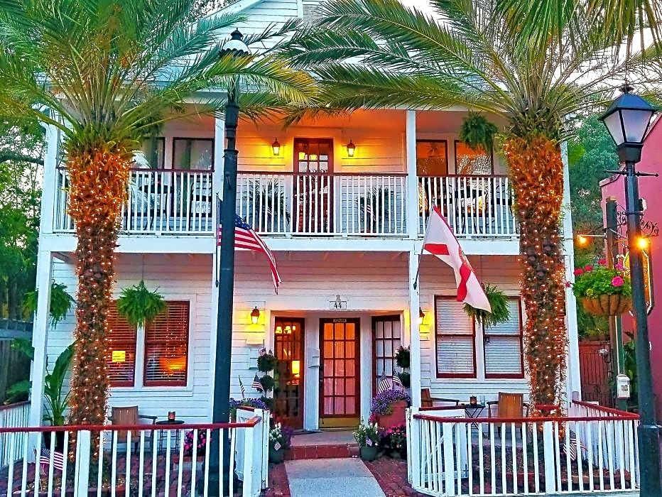 44 Spanish Street Inn