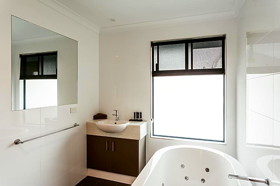 Dolphin Lodge Albany - Self Contained Apartments at Middleton Beach