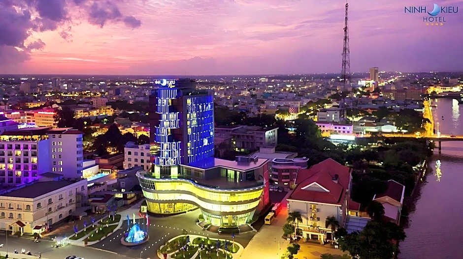 Ninh Kieu Riverside Hotel