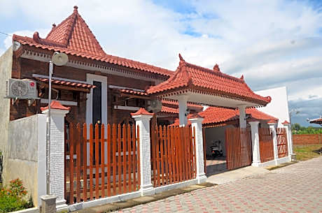 Capital O 93719 Homestay Omah Bidadari