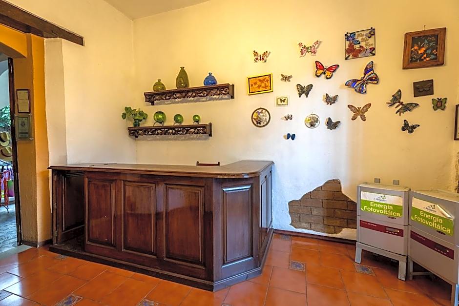 Las Mariposas Hotel & Studios