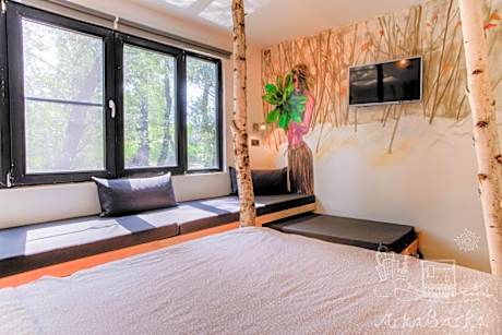 Single Bed in Mixed Dormitory Room