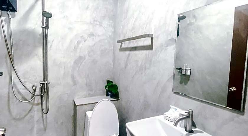 Tall Tree Poshtel Phuket