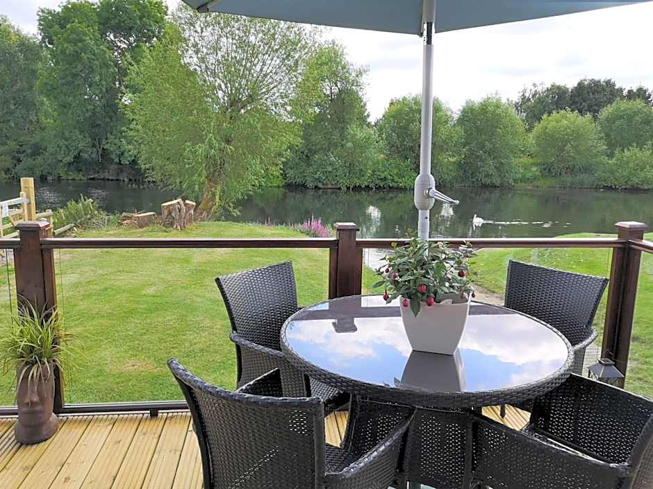 Bend in the River Lodge