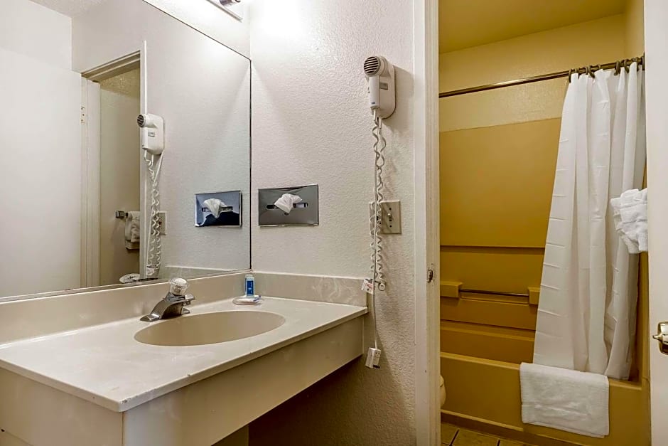 Rodeway Inn - Rohnert Park