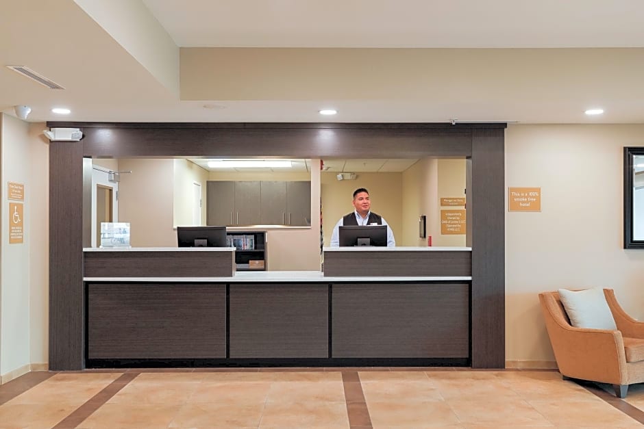 Candlewood Suites Lenexa - Overland Park Area