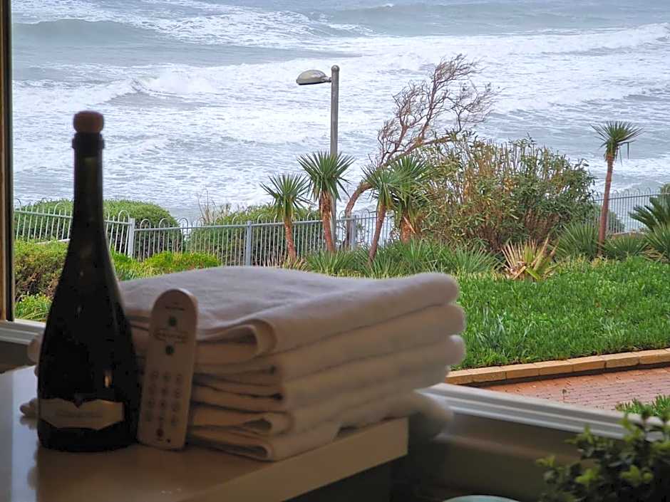 שירת הים -עם מרפסת עץ ובריכת זרמים פרטית חוף צאנז לציבור החרדי