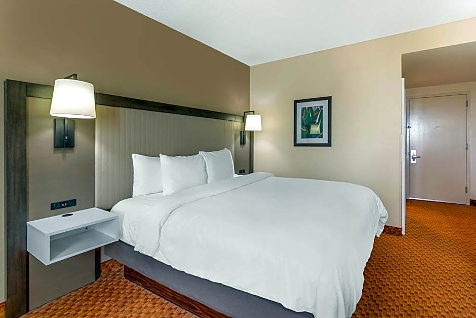 Best Western Plus Kendall Hotel & Suites
