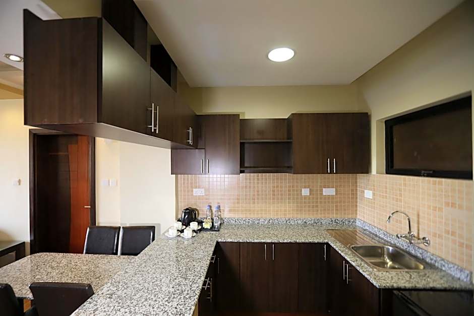 Bidwood Suite Hotel, Opposite Sarit Centre