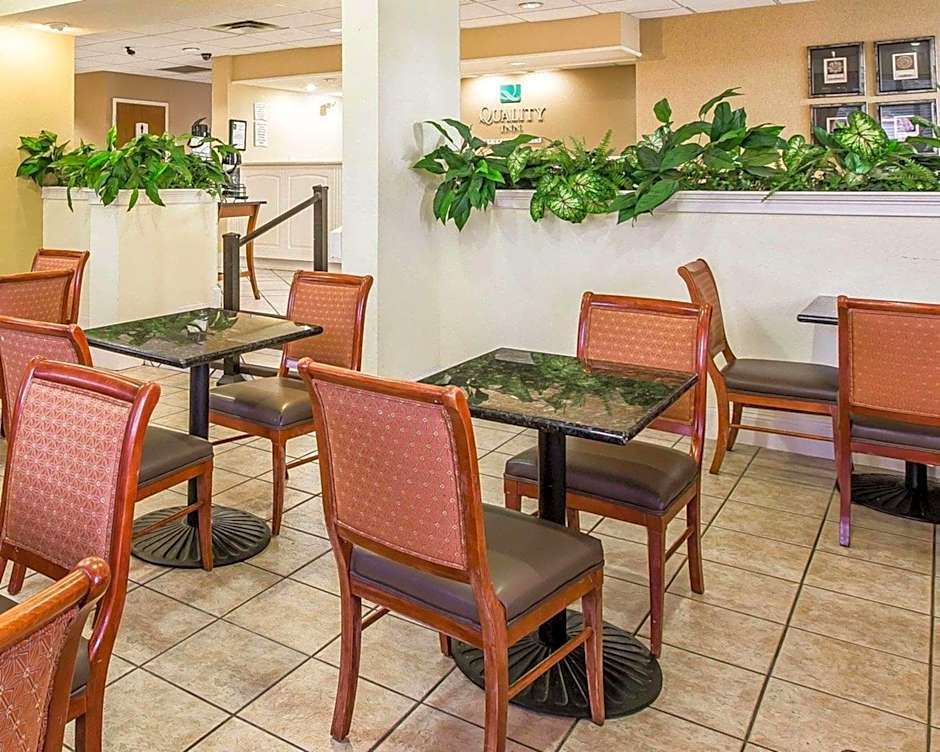 Quality Inn At The Mall - Valdosta