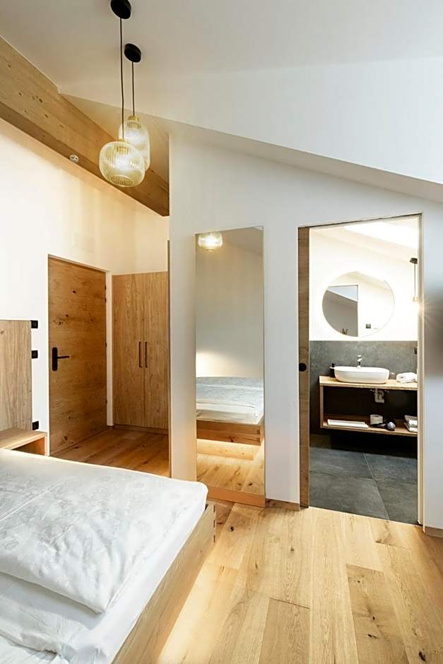 Photo 1 of 6 of Double Room
