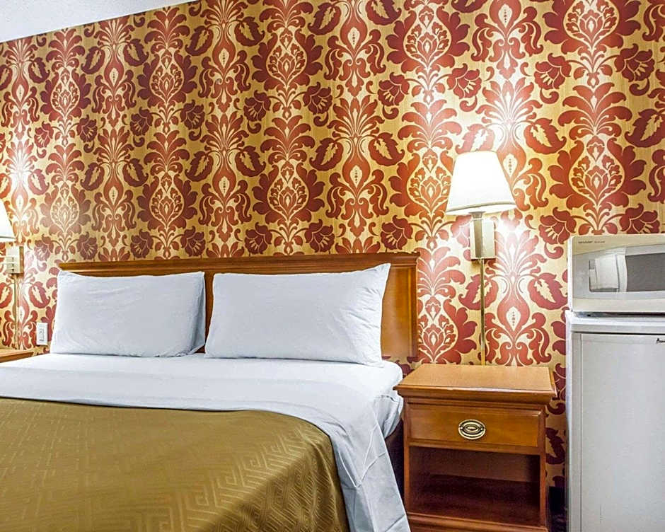 Days Inn by Wyndham Jersey City