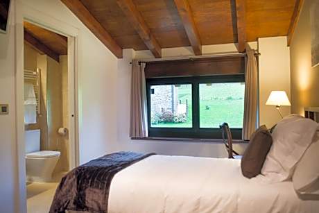 Single Room with Mountain View