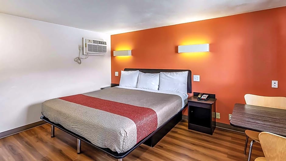 Motel 6 Elizabeth NJ Newark Liberty Intl Airport