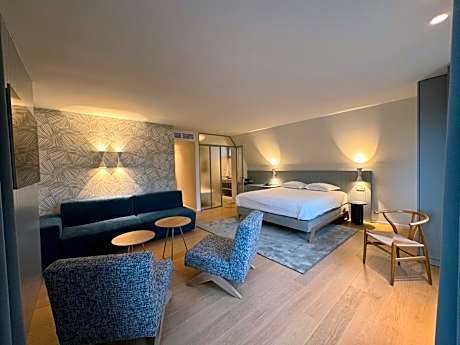 Junior Suite with Balcony