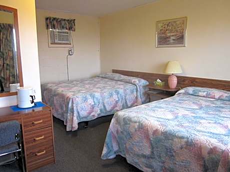 Deluxe Queen Room with Two Queen Beds