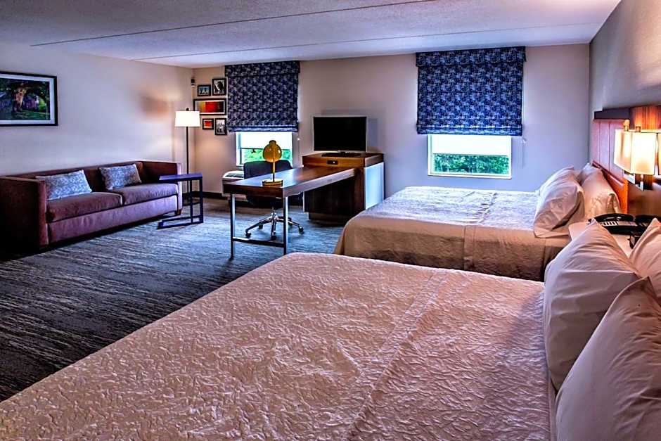 Hampton Inn By Hilton & Suites Staten Island