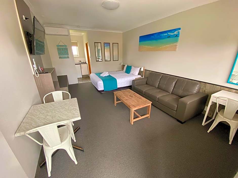 Top of the Town Motor Inn