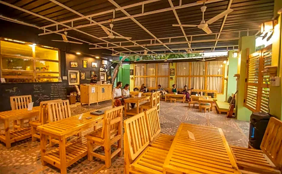 Permanently Shut – Pushkar, GA