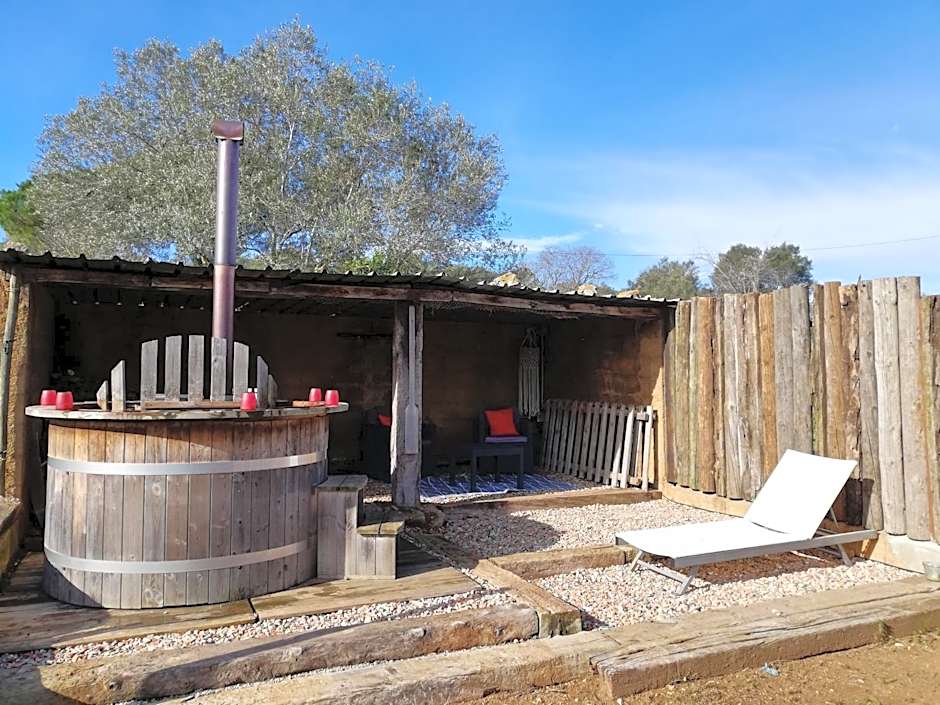 Mas Del Llop Blanc - Dog friendly Hostal Rural - B&B