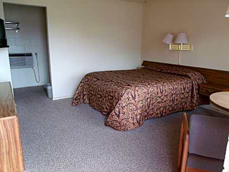 Queen Room - Non-Smoking