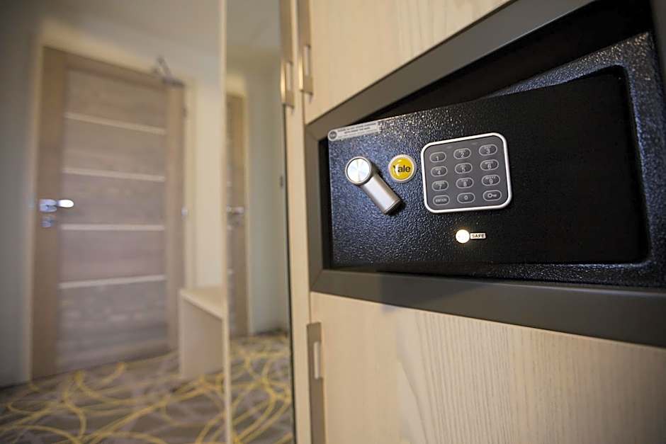 Exclusive Hotel & More