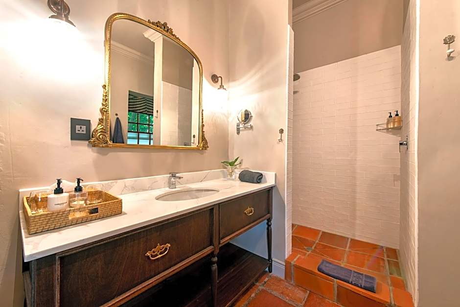 Avondrood Guest House by The Oyster Collection
