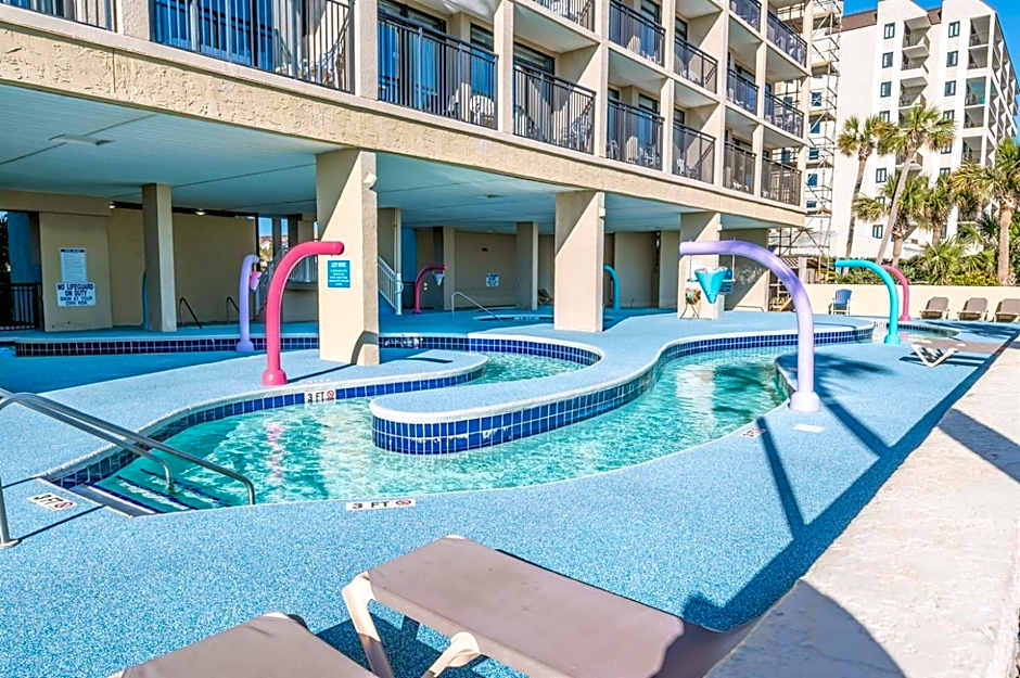 Oceanfront Views, Recently Renovated Kitchen,Pools
