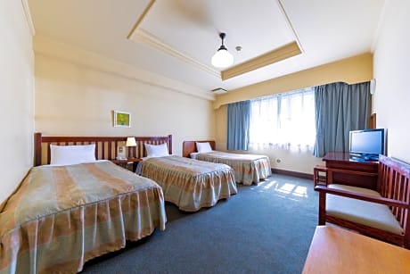 Quadruple Room - Non-Smoking