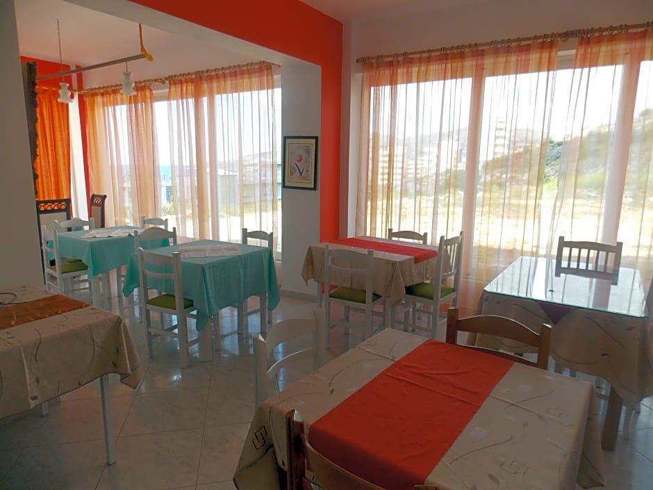 Damian Saranda Hotel