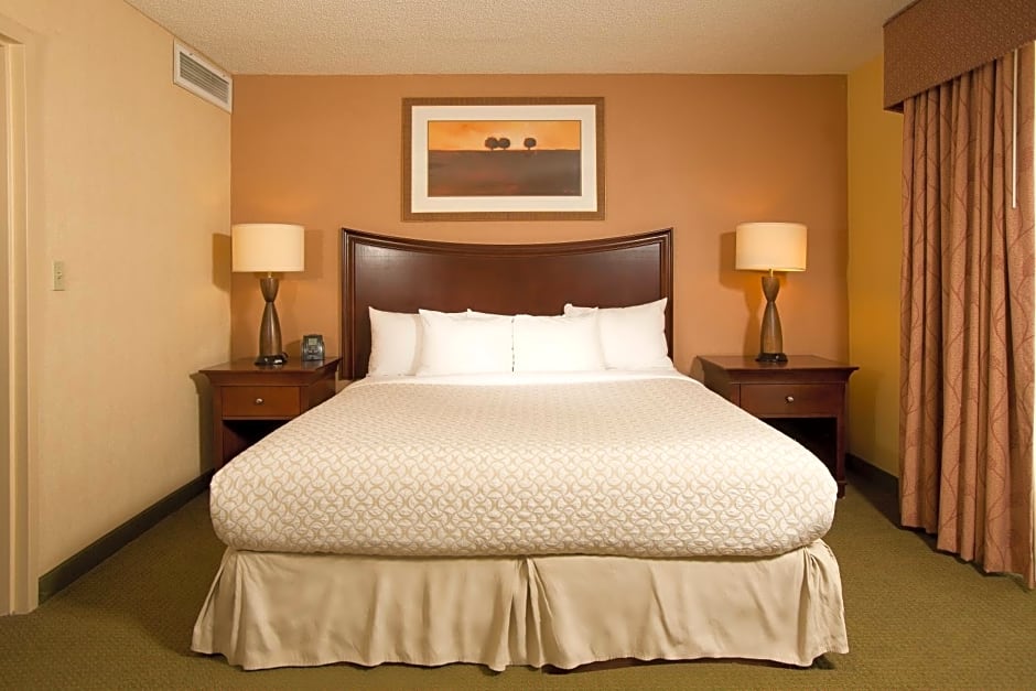 Embassy Suites by Hilton Tulsa I-44