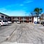 Broadway Inn