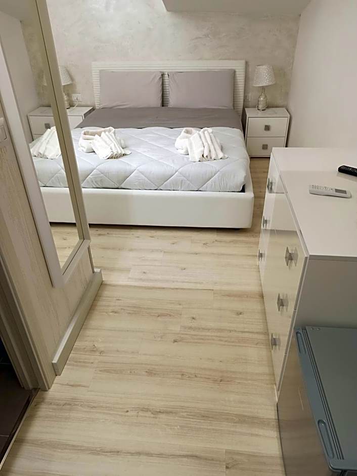 Foto 1 dari 5 — Double Room