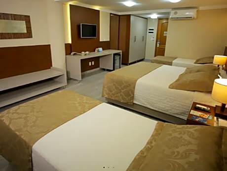 TRIPLE FAMILY SEM VISTA MAR