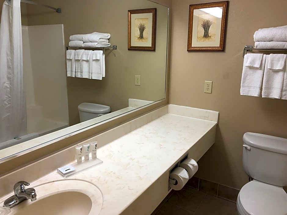 AmericInn by Wyndham Iron Mountain