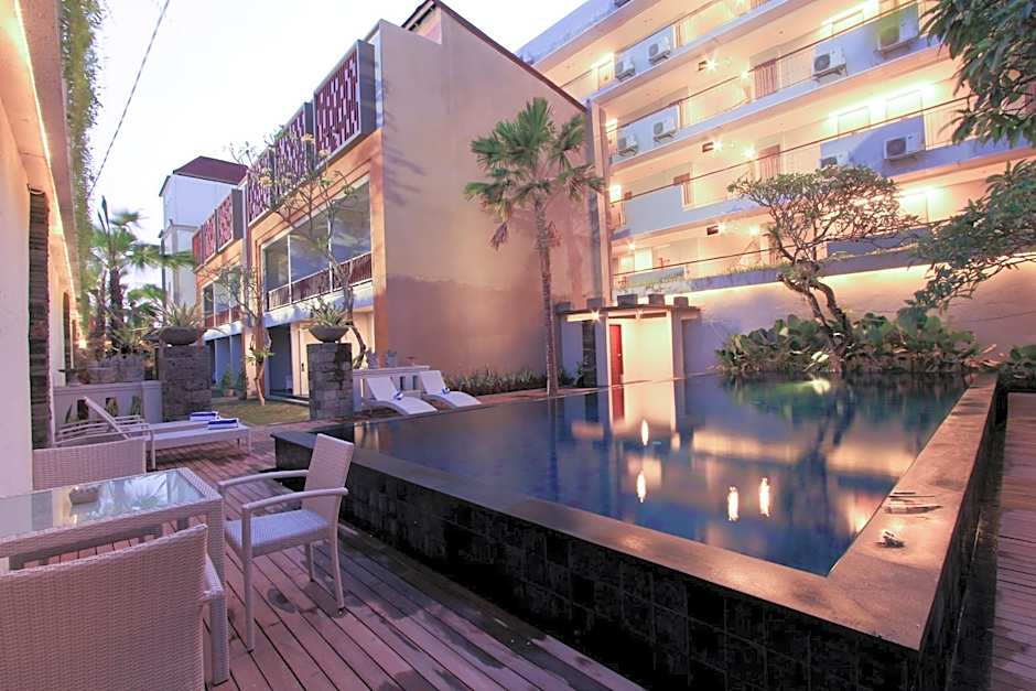 Transera Kamini Legian Hotel