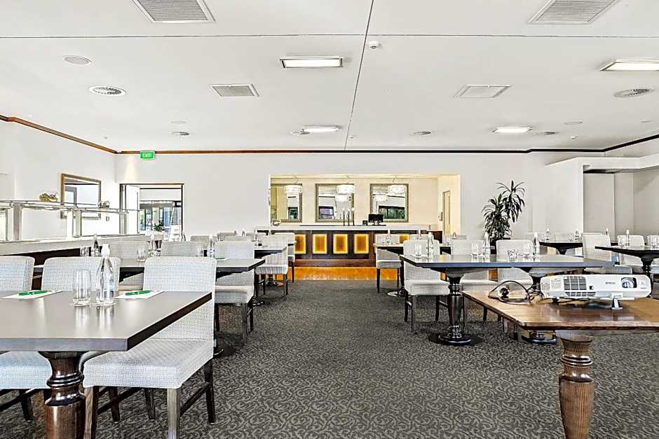 Hotel Elms Christchurch, an Ascend Collection Hotel