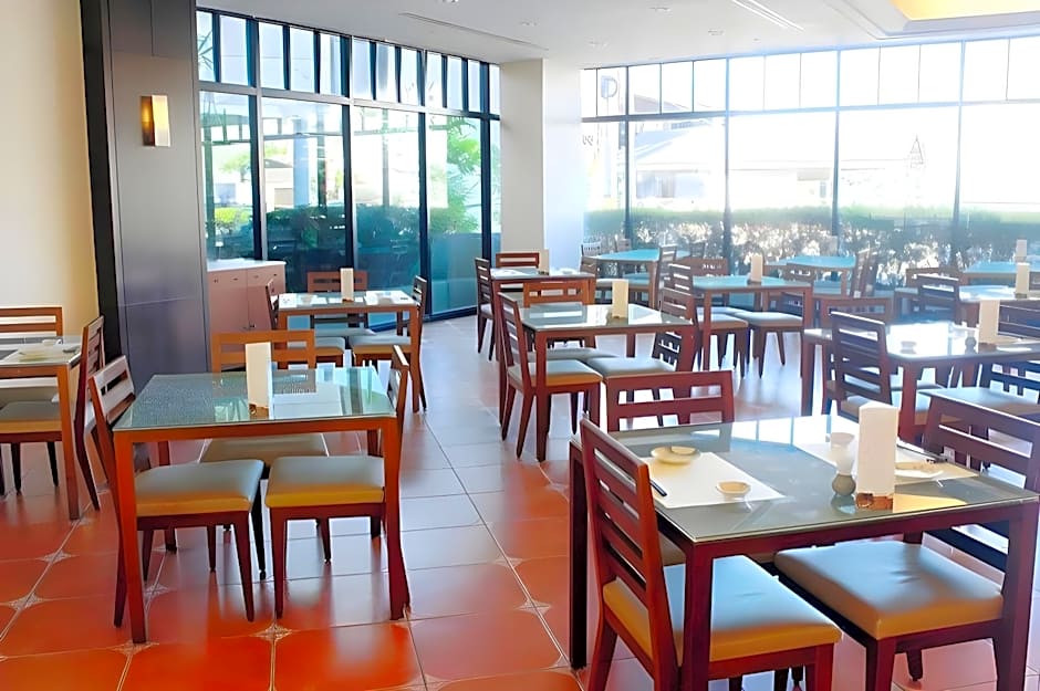 The Loft Seaside Suite