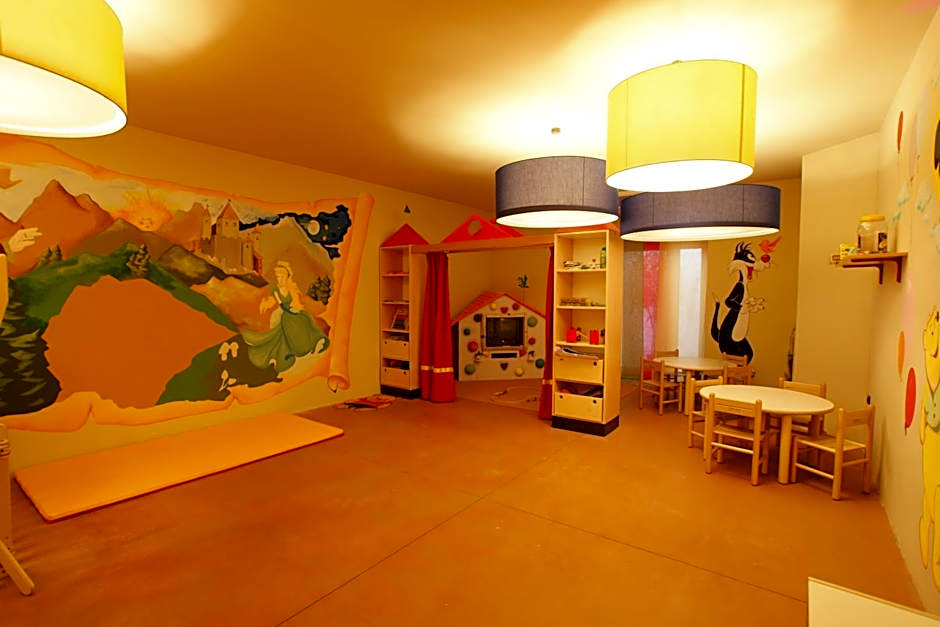 Adler Family & Wellness Clubresidence