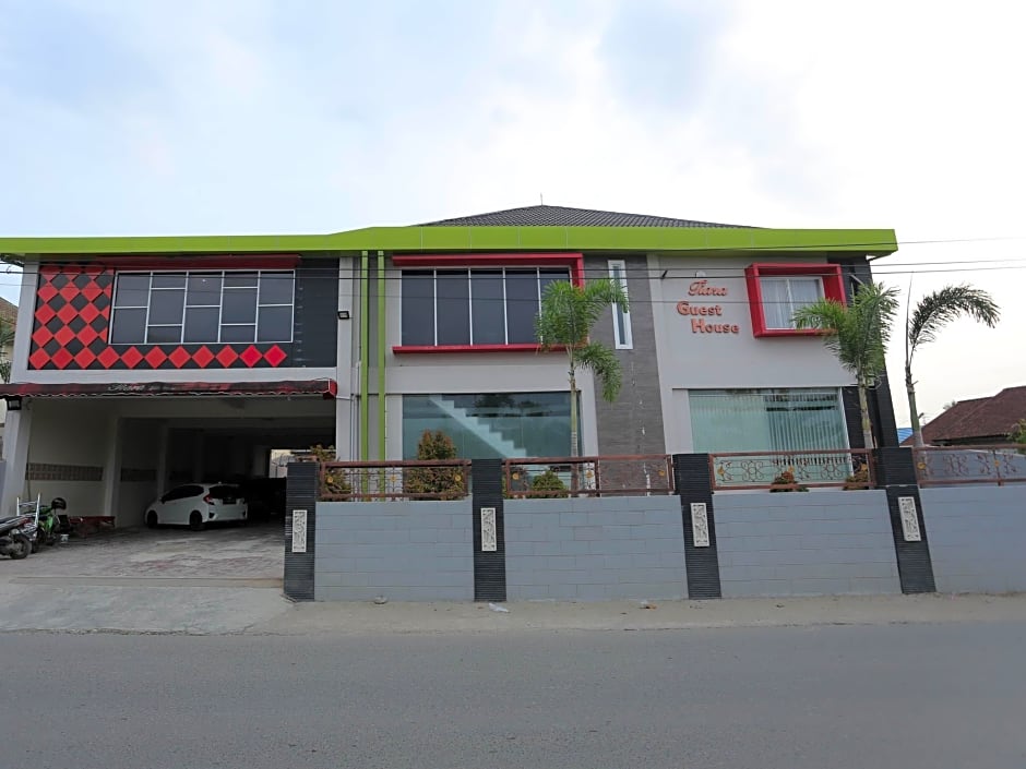 OYO 1864 Tiara Guest House