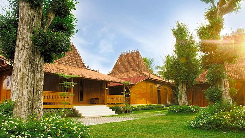 Kampoeng Joglo Boutique Hotel