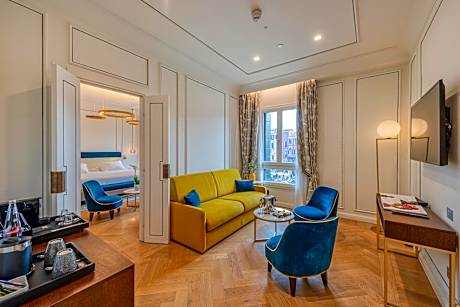 Suite with Canal View