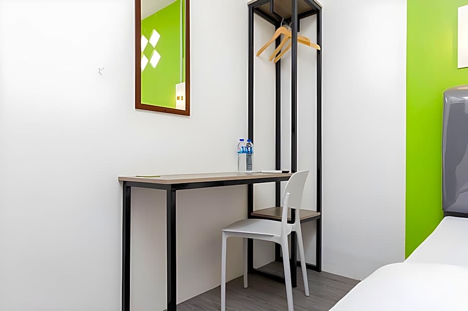 Urbanview Don Juan Pondok Gede by RedDoorz